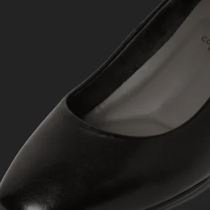 Effortless Elegance: Tamaris Comfort's Black Block Heel Court Shoe