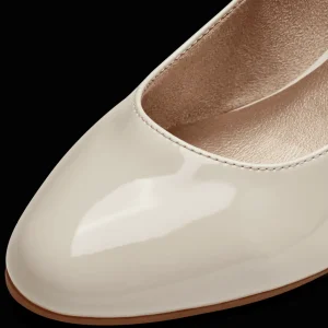 Jana Wide Fitting Court Shoe with Block Heel in Cream