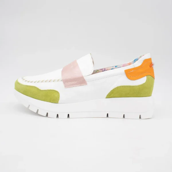 Jose Saenz White & Green Moccasin-Style Shoe – Sporty & Chic