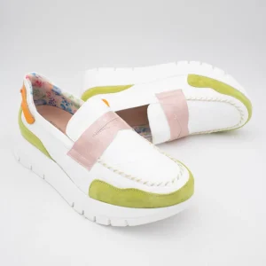 Jose Saenz White & Green Moccasin-Style Shoe – Sporty & Chic