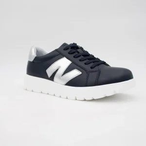 Redz Navy Runner – Stylish Comfort with Silver Accents