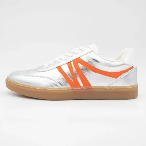 Redz Silver Trainer – Sporty & Trendy with Orange Accents