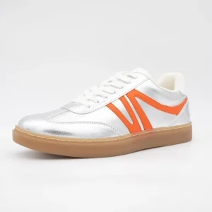 Redz Silver Trainer – Sporty & Trendy with Orange Accents