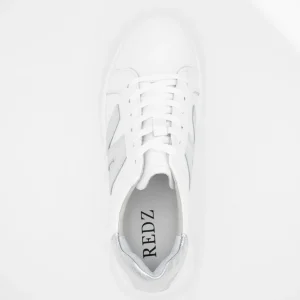 Redz White Runner – Stylish Comfort with Silver Accents