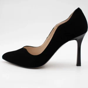 Sleek and Timeless Black High Heels for Effortless Elegance