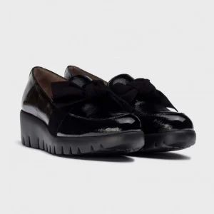 Wonders ROMEO Black Patent Moccasins with Suede Bow and Wedge Sole